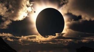 gunes-tutulmasi-icin-geri-sayim-basladi-cuma-gunu-saat-11-51-e-dikkat-5429261[1]