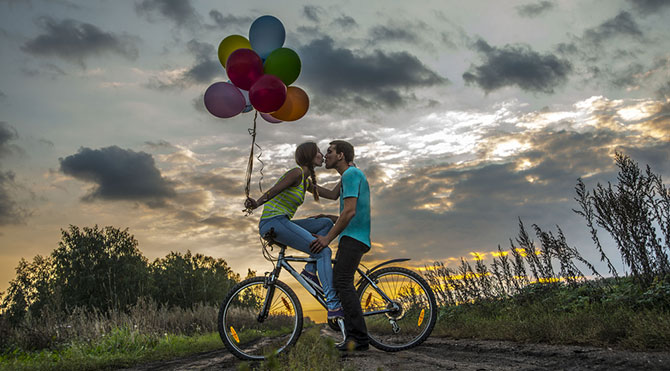 bisiklet-balon-cift-sevgili-71[1]