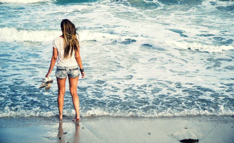 kadin-ayakta-woman-standing(2)