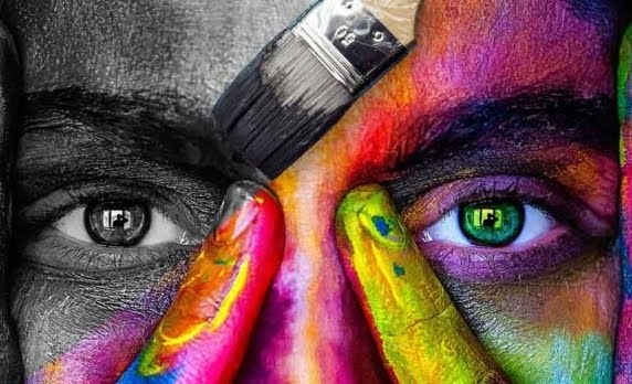 Feminist-olmak-dişilin-sırrıdır-576x392[1]