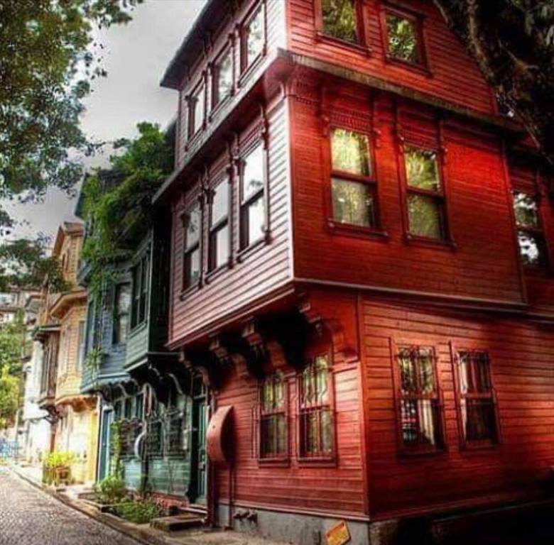 ANETTE İNSELBERG ESKİ